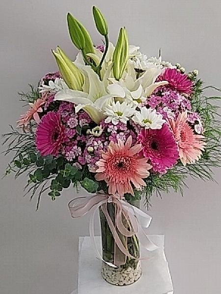 Karışık cam vazoda aranjman