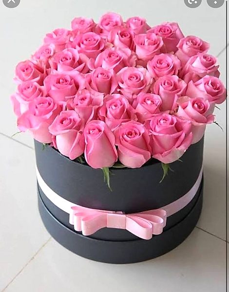 Kutuda pembe güller