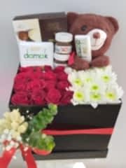 Kutuda gul ayicik cikolata